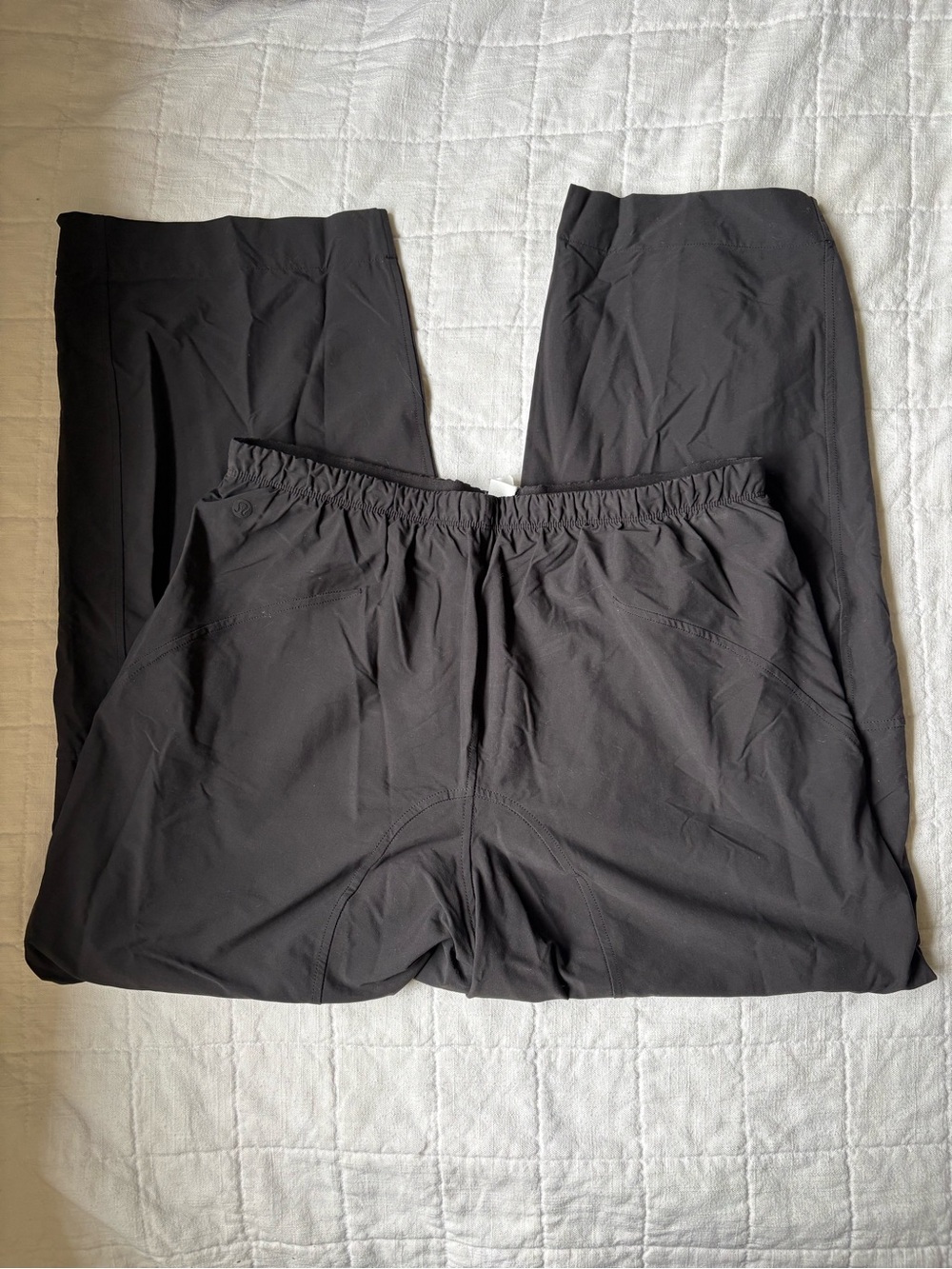 Lululemon Lightweight Mid Rise Barrel Leg Cropped Black Pants Women’s 10 - Picture 5 of 6